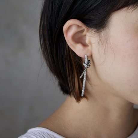 黒リボンピアス（両耳）