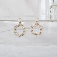 パールスタッドピアス／六角形リングチャーム付