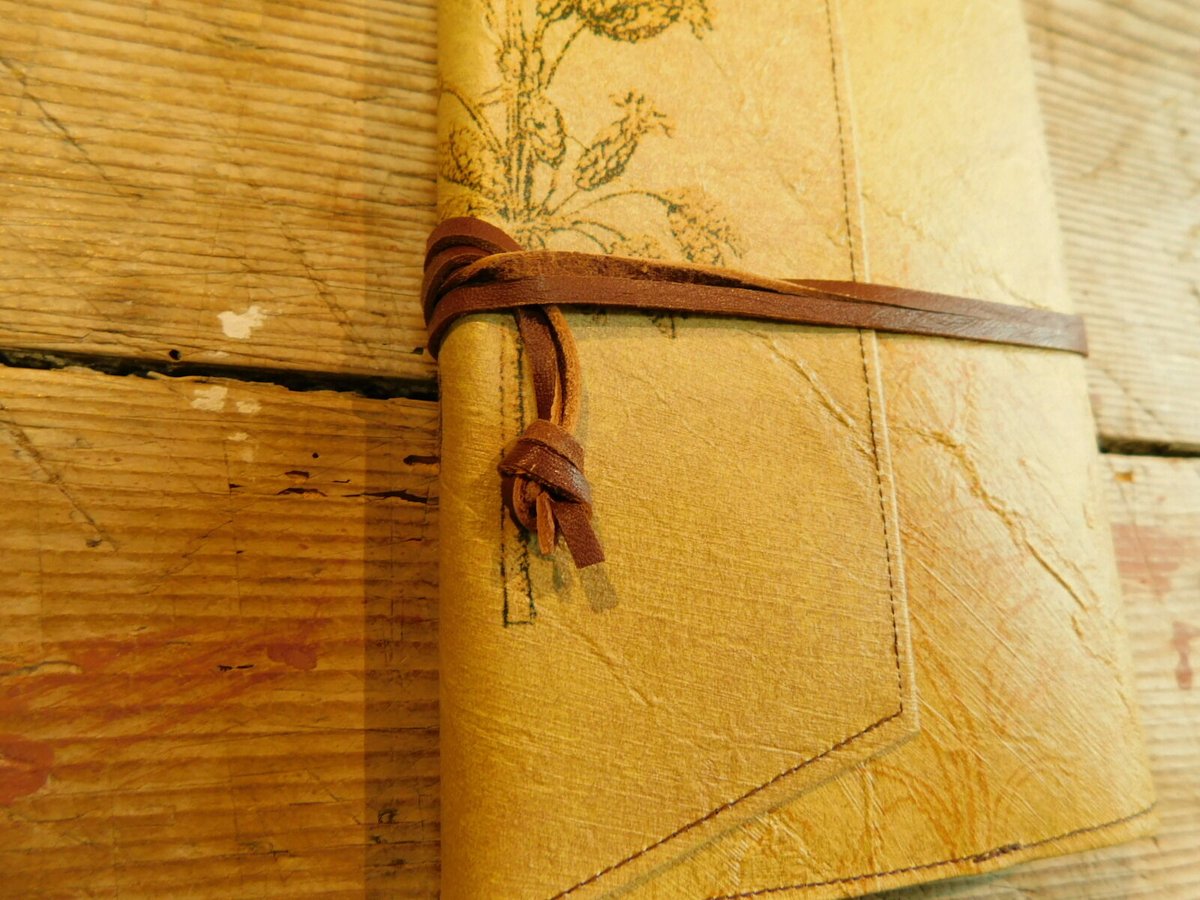 Leonardo 革紐文庫ブックカバー BOTANICAL | Quaint Design