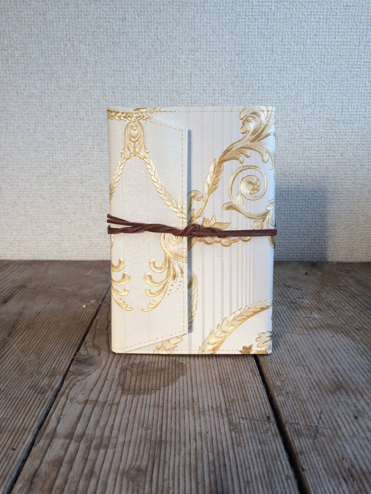 洋書 Le style Palm Springs ハードカバー 古本 Palais GRAFICA 文庫本ブックカバー 03CoronaGold | Quaint