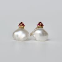 ballon south sea pearl ruby earrings