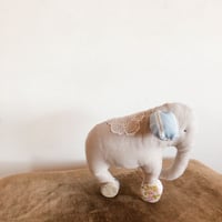 ぞうのぬいぐるみ（しましま耳）