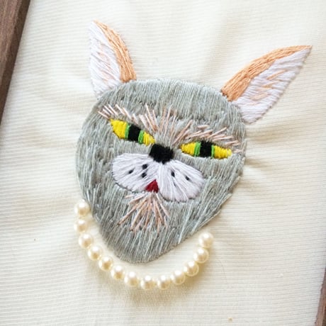 刺繍にゃんこの肖像画『シェリー』