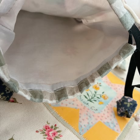 小花のパッチワークキンチャク