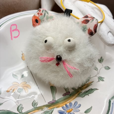 顔面ぶらぶらチャーム（白いふわふわ４兄弟）