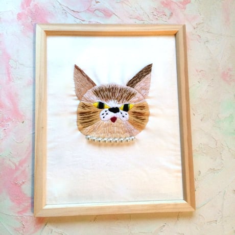 刺繍にゃんこの肖像画シリーズ　『はびた』（オーダーメイド）