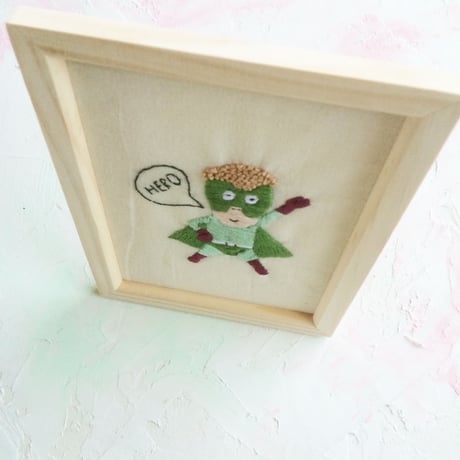 わたしのヒーローB （刺繍絵）