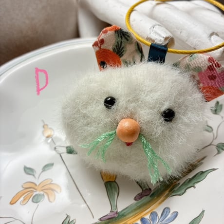 顔面ぶらぶらチャーム（白いふわふわ４兄弟）