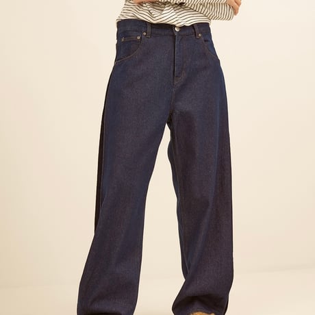 【2024 AUTUMN/WINTER COLLECTION】YENN SIDE PLEATED DENIM Y244-31112