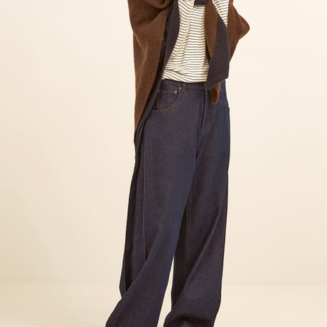 【2024 AUTUMN/WINTER COLLECTION】YENN SIDE PLEATED DENIM Y244-31112