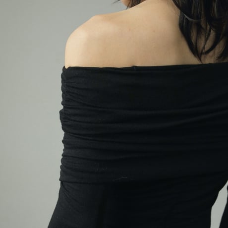 [24’WINTER COLLECTION] ànuke アンヌーク Soft Offshoulder Tops 62420621
