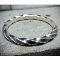 シルバー925製ねじれリング/重ね付けにも最適です！