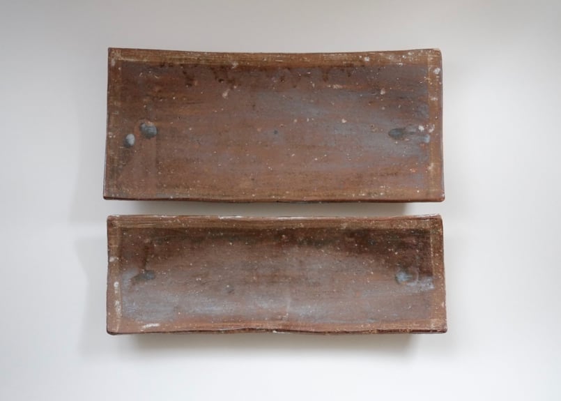 脚付き長角皿〔中〕薪窯 | 喜世楽窯