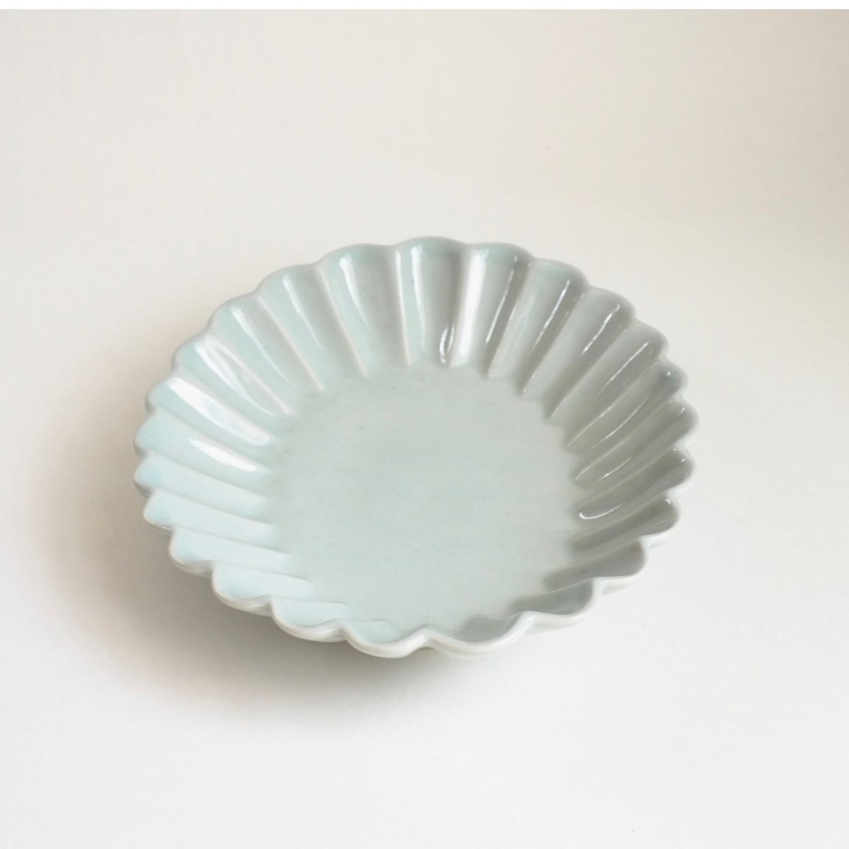 青白磁楕円輪花皿 | 喜世楽窯