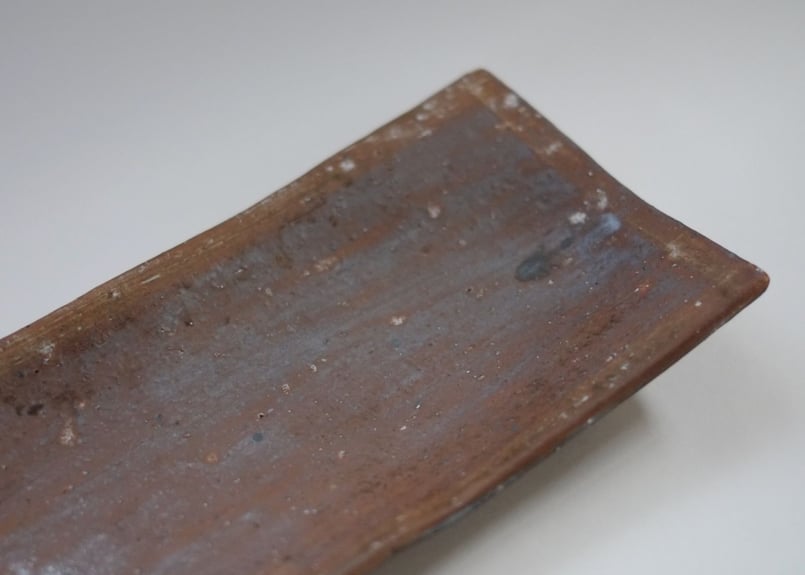 脚付き長角皿〔中〕薪窯 | 喜世楽窯