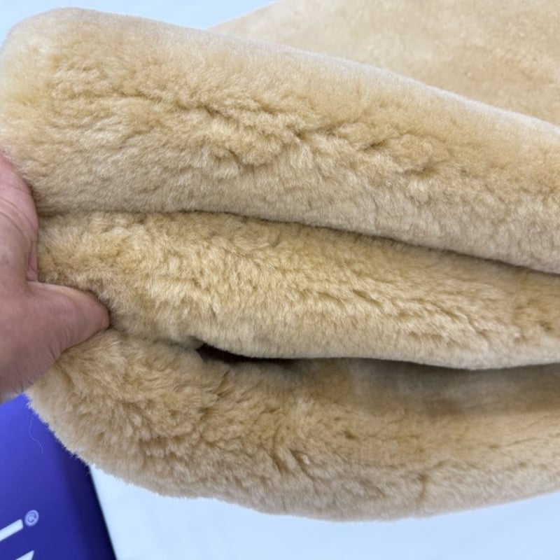 ムートンシーツ 驚きの売れ行き！【昭和西川】の高級寝具”ムートンシーツ”、2025年春夏