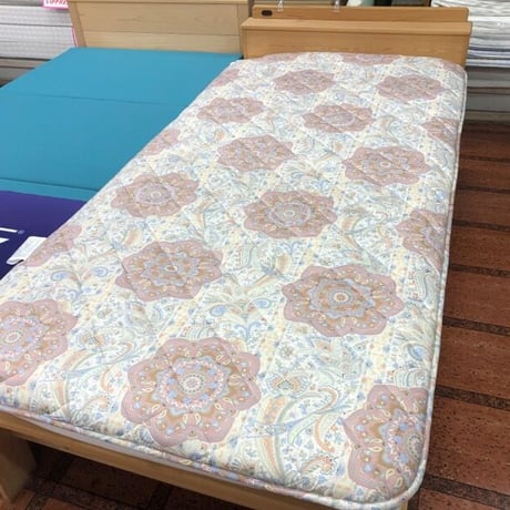 温熱と電位治療の敷きふとん　メルヘンライフ（シングルサイズ）