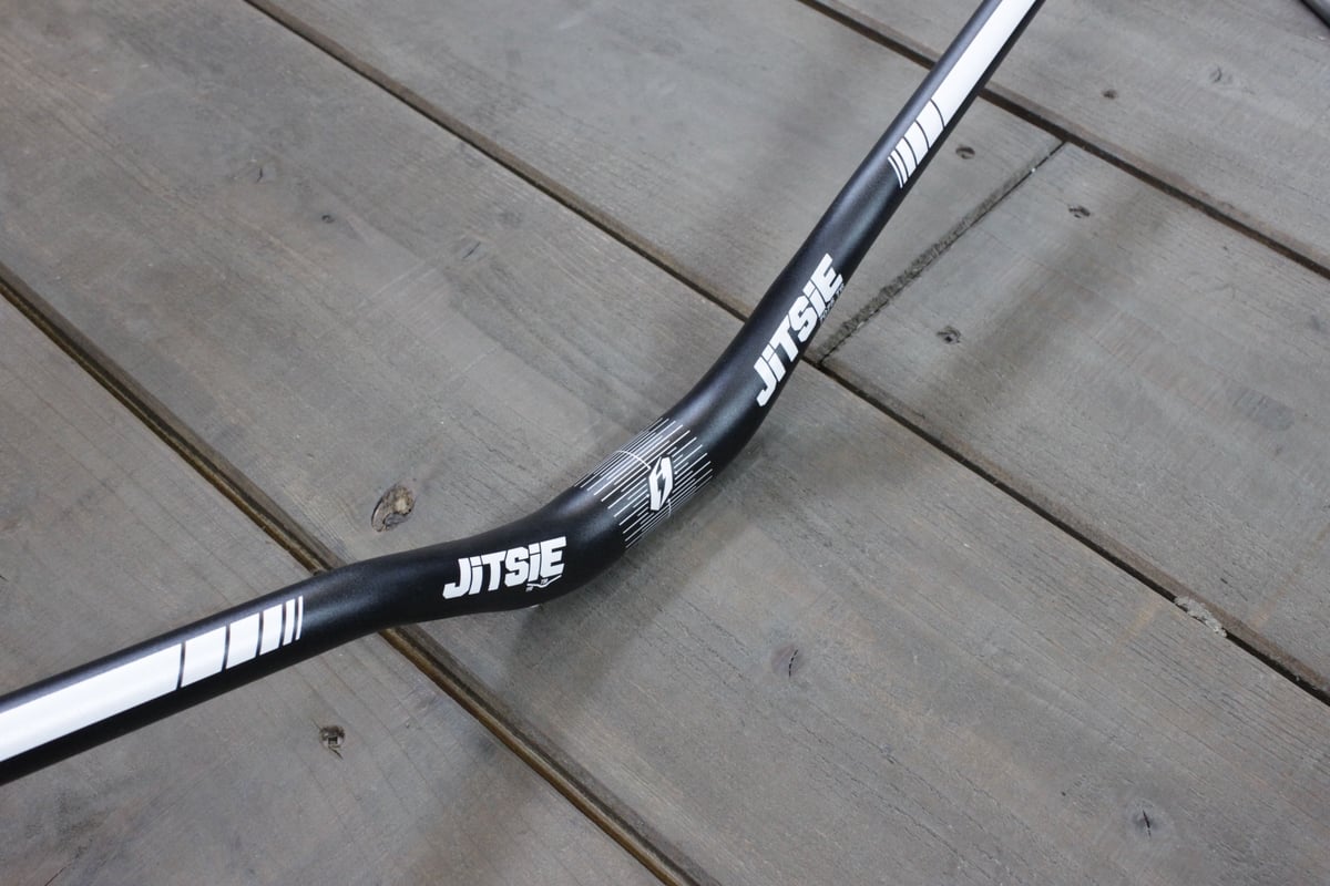 JITSIE ハンドルバー 幅730mm ライズ110mm