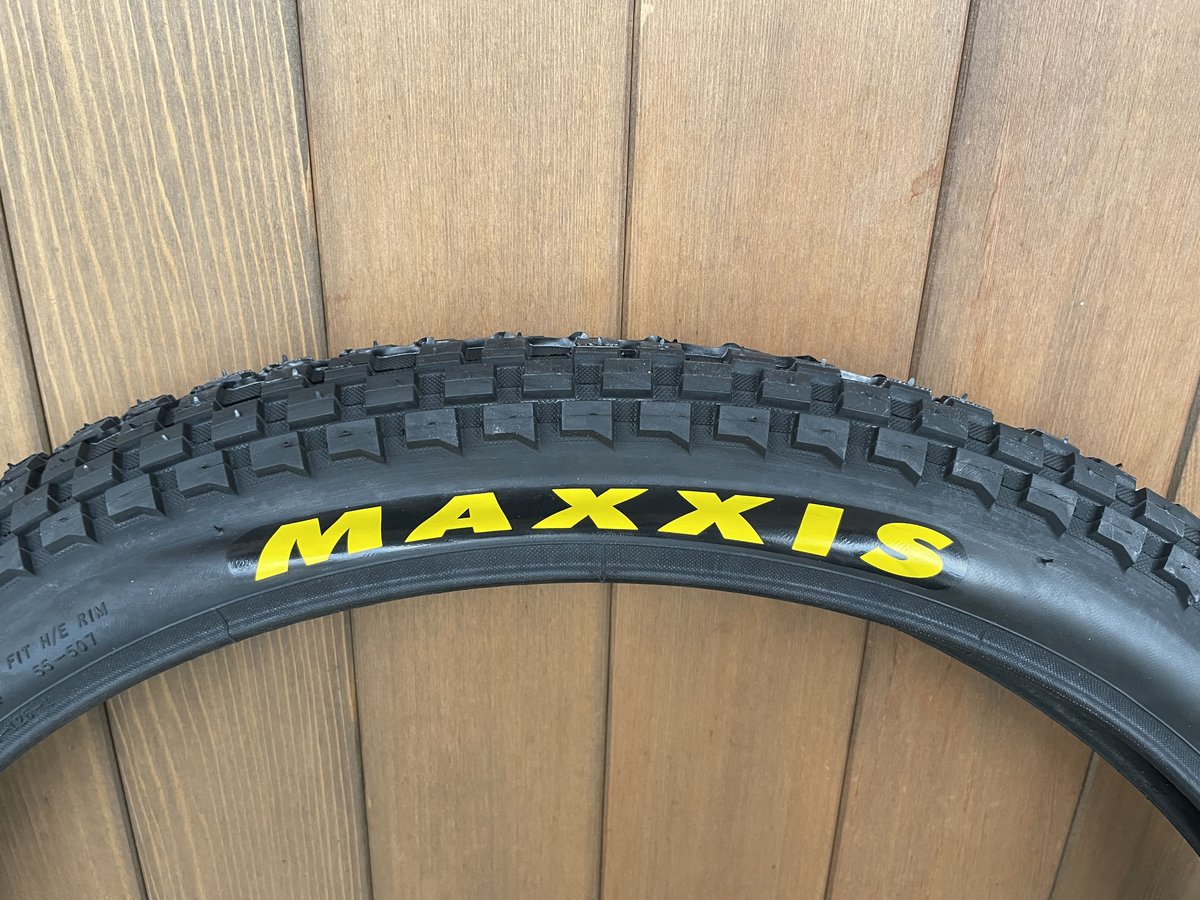 MAXXIS Holly Roller（ホーリーローラー） 24×2.40 | IKKEI B