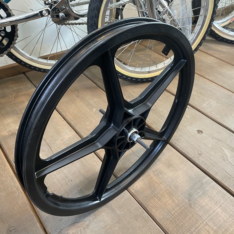 OGK プラスチックホイール 20(フロント用) | IKKEI BIKES STORE OGK プラスチックホイール 20(フロント用) | IKKEI BIKES STORE