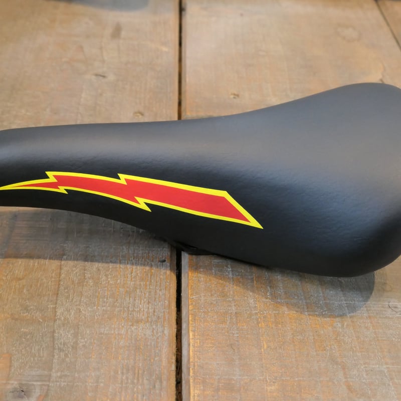 KUWAHARA Lightning サドル | IKKEI BIKES STORE