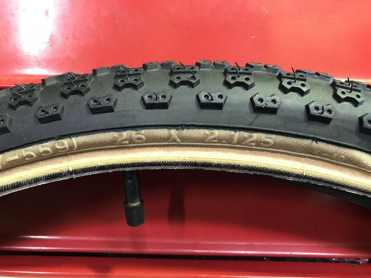 Survivor 26×2.125 タイヤ 1ペア | IKKEI BIKES STORE