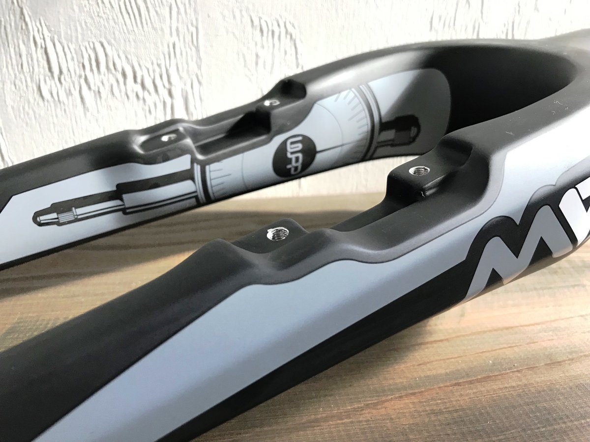 CREWKERZ（クルーカーズ） WAW カーボン [DO] Fフォーク 20in | IK