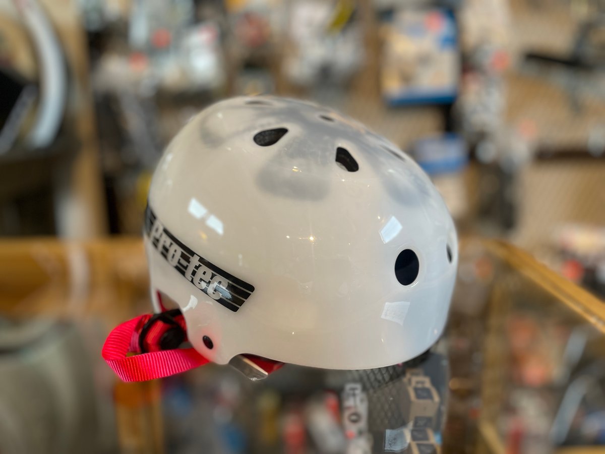 PRO-TEC THE BUCKY ヘルメット | IKKEI BIKES STORE