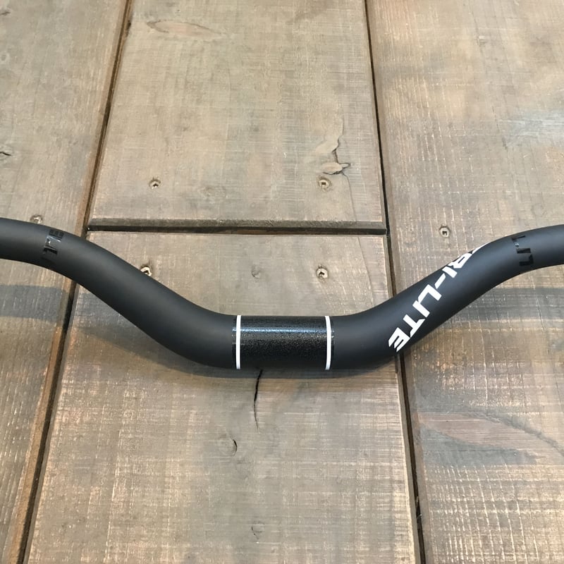 TRI-LITE カーボンハンドルバー | IKKEI BIKES STORE