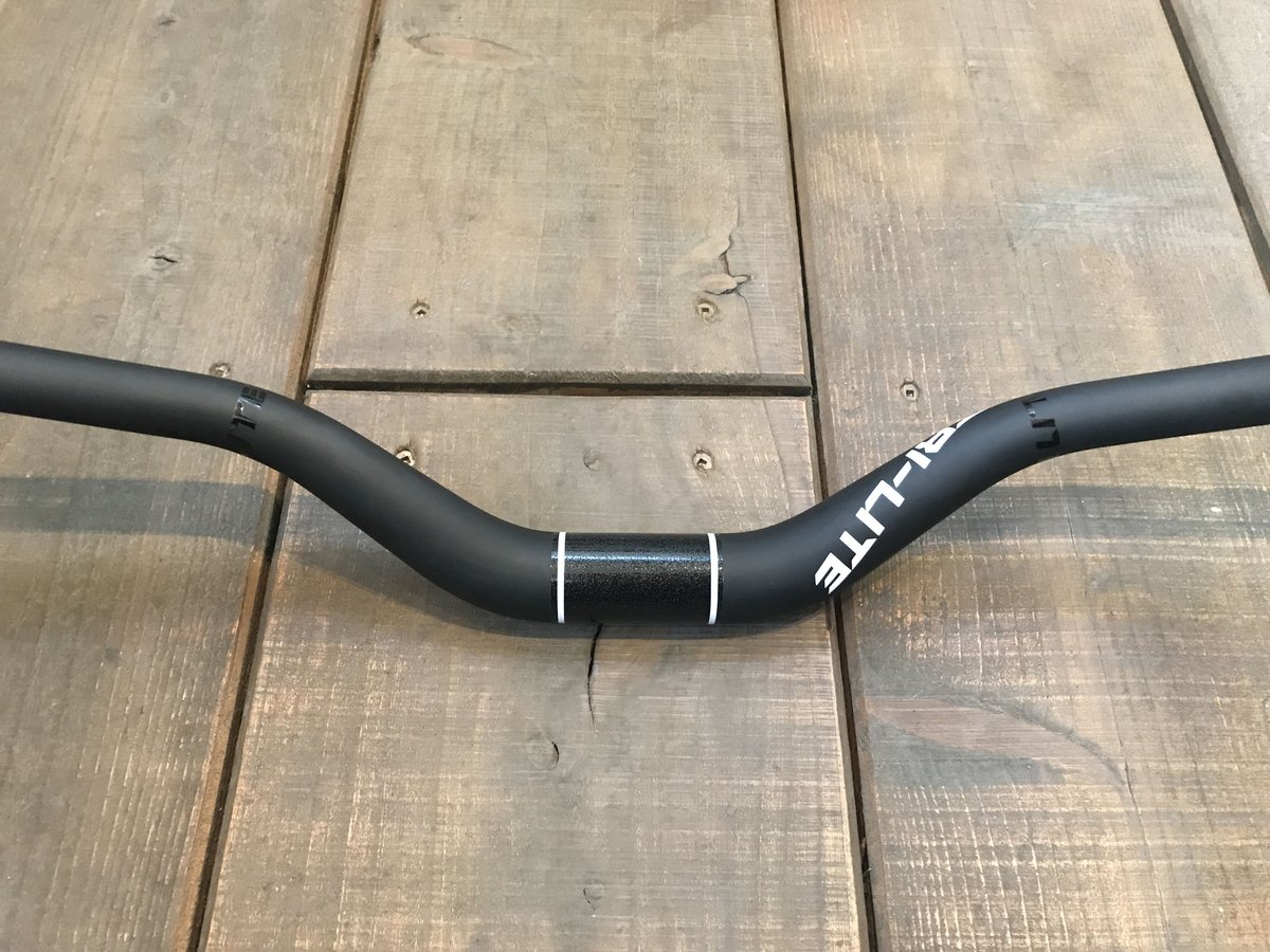 TRI-LITE カーボンハンドルバー | IKKEI BIKES STORE