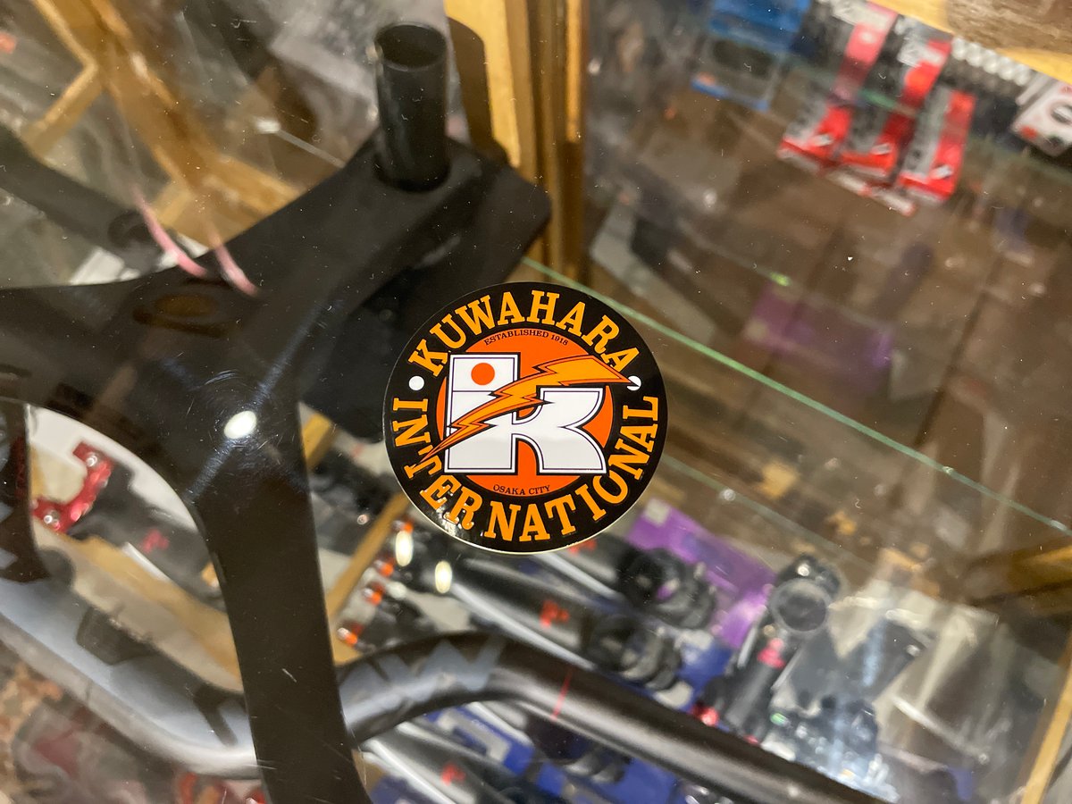 KUWAHARA 「INTERNATIONAL」ステッカー | IKKEI BIKES STORE