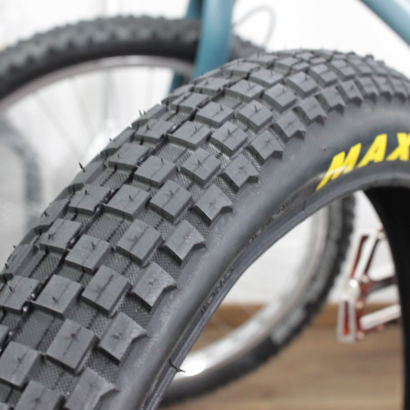 MAXXIS Holy Roller 24×2.40 | IKKEI BIKES STORE