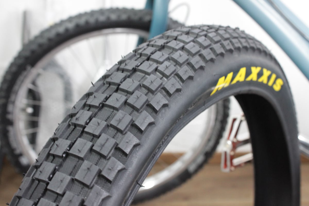 MAXXIS Holy Roller 24×2.40 | IKKEI BIKES STORE MAXXIS Holy Roller 24×2.40 | IKKEI BIKES STORE