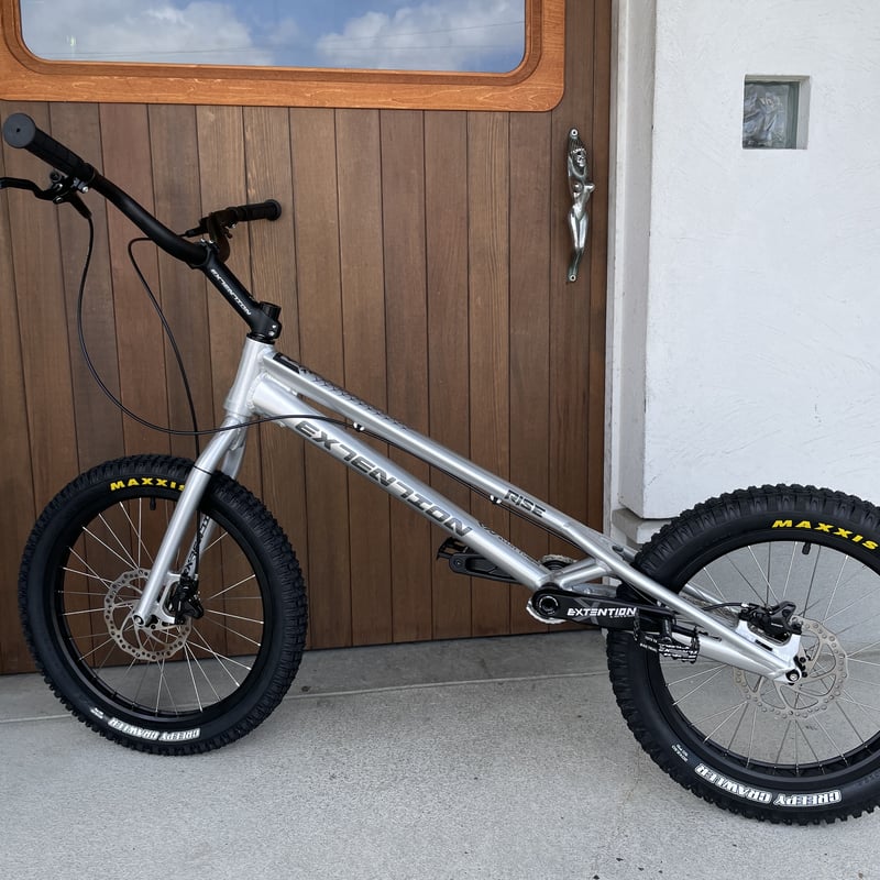 トライアルトライアル自転車 アルミ 26インチ フロントフリー