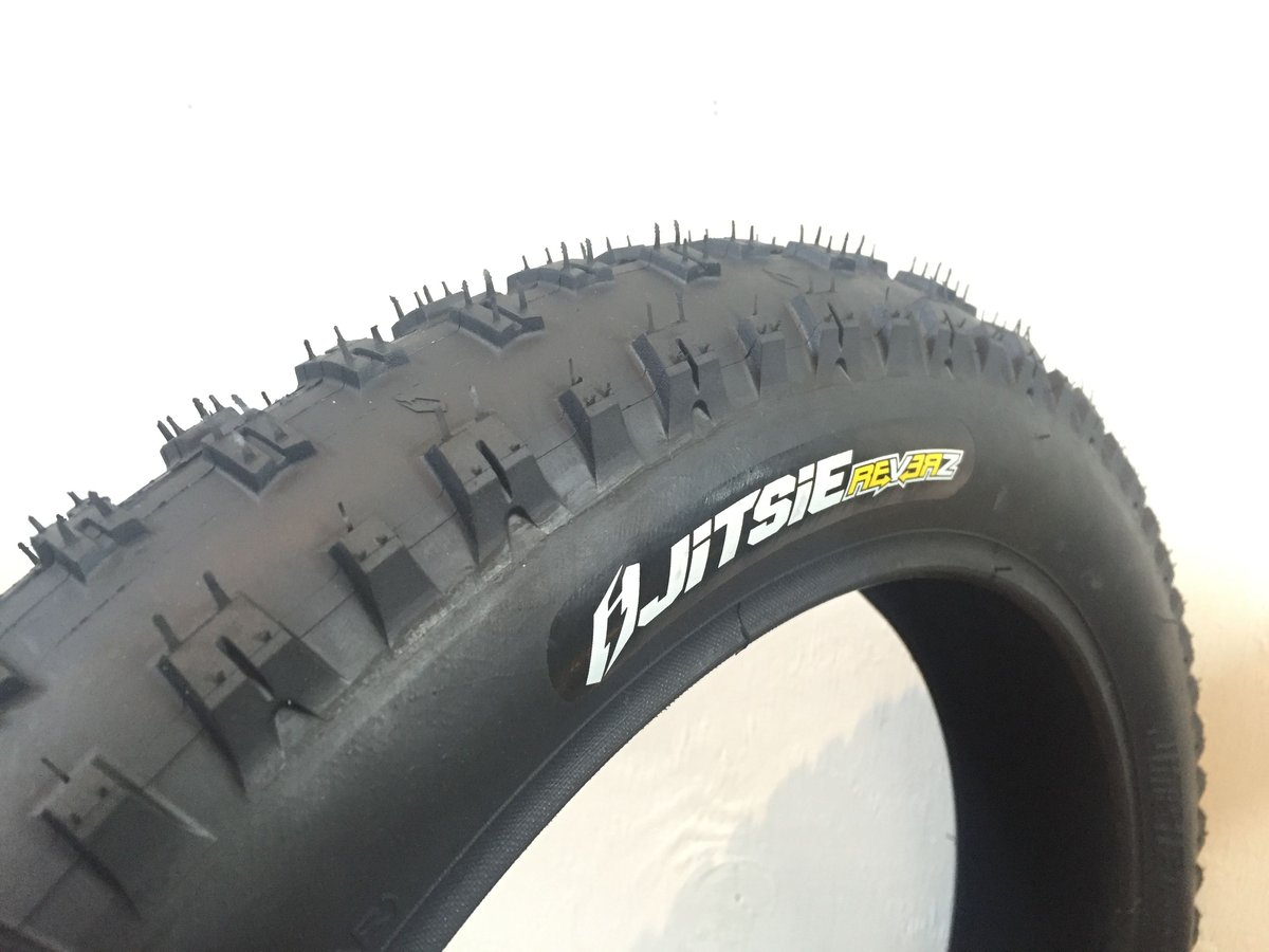 JITSIE REVERZ トライアルタイヤ 19×2.60 リア | IKKEI BIKES