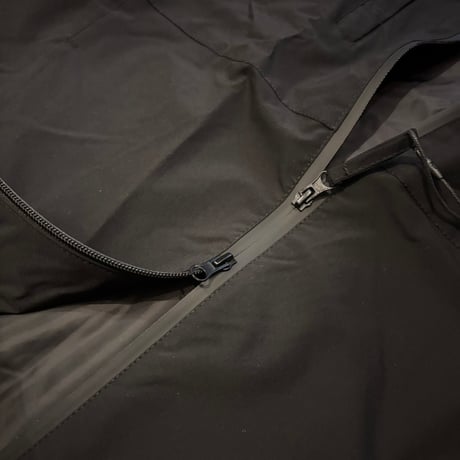 【ラス１】RUGGED® Teflon-Coated Water-Repellent Technical Jacket (Black)