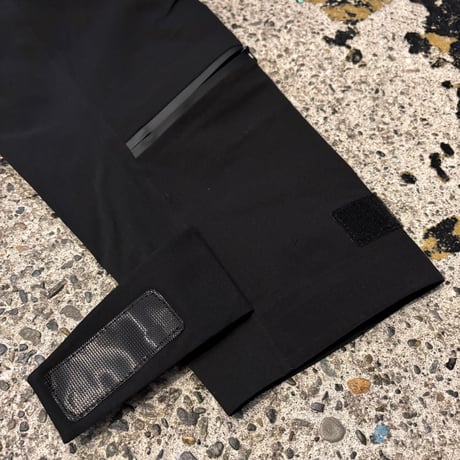 【ラス１】RUGGED®︎ teflon-coated water-repellent technical jacket with dual layer pockets(Black)