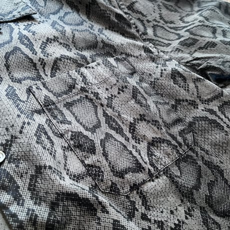【used】Carhartt WIP S/S SNAKE CAMO SHIRT(XL)