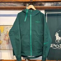 【残り僅か】RUGGED®︎ teflon-coated water-repellent technical jacket with dual layer pockets(Green)