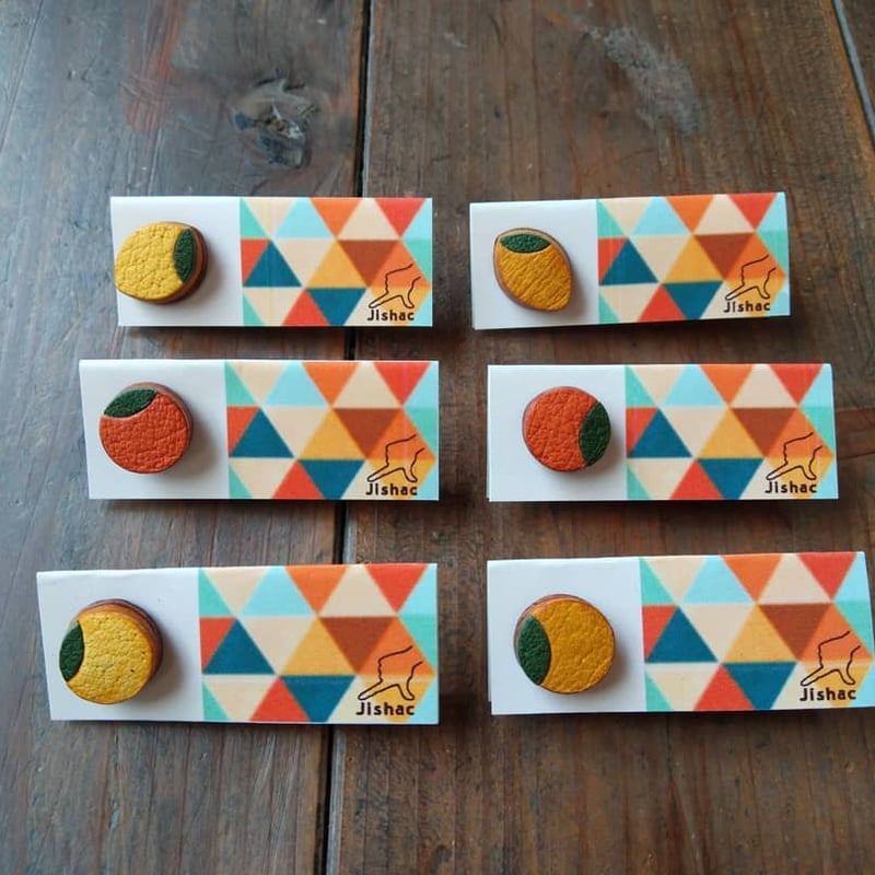 mi 片耳ピアス JewCas（ジュアキャス）の「JewCas ひらがなイニシャル片耳