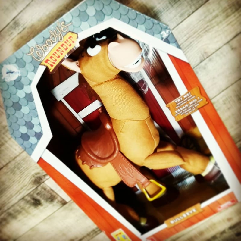 ご予約受付中！》 トイストーリー Disney Store ブルズアイ