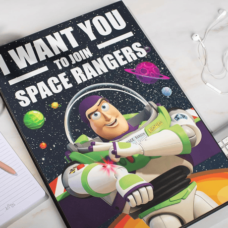 トイストーリー  バズ・ライトイヤー　木製ウォールアート  Buzz Wants You