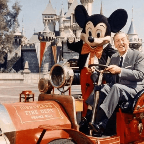 ファンコポップ　ディズニーランド70周年 ミッキーマウス＆ウォルトディズニーon消防車　Funko Pop!Ride: Mickey & Walt Disney on Fire Engine