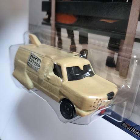 Hot Wheels Premium Pop Culture, Dumb and Dumber　Mutt Cutts Van　ジム・キャリーはMr.ダマー　マット カッツ バン