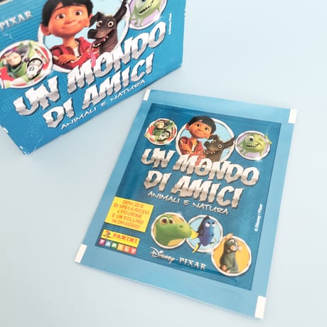 2018年デッドストック　ピクサー  「Un Mondo di Amici 「動物と自然」」　Panini  ステッカーパック　（4枚入り）