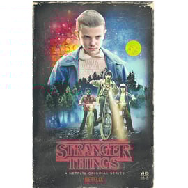 ストレンジャーシングス』VHSケースに入ったDVD＆Blu-ray限定
