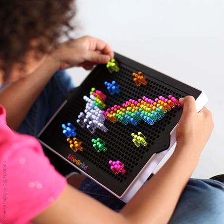 組み立てて光らせるおもちゃ"Lite-Brite" アルティメット・クラシック セット