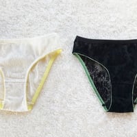 Flocky Lace shorts