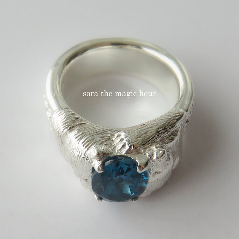 シロクマ Sorayama Xlarge 400% + 100% Silver” from Be@rbrick - Dope