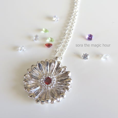 ガーベラのネックレス　size L   Garbera necklace【受注生産】ガーベラ好きさんへ贈る味わいシルバーアクセサリー花言葉「希望」「前向き」11月誕生花